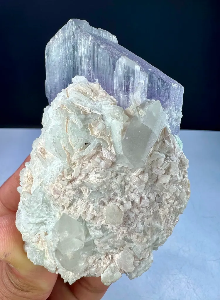 Bi color Kunzite speciman - image 2