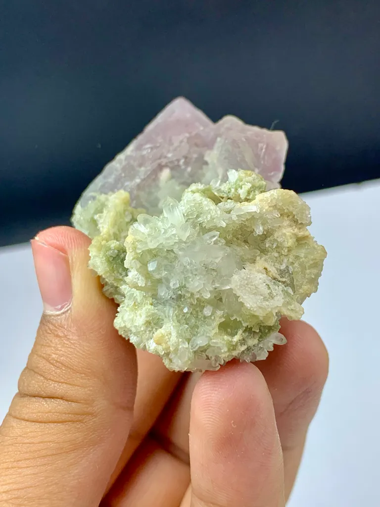 Bi-Color Prismatic Fluorite Crystal Have Quartz Clusters Pakistan,101.84G, Gilgit-Baltistan, Skardu District - image 8