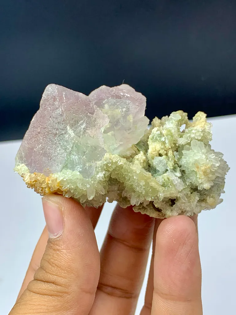 Bi-Color Prismatic Fluorite Crystal Have Quartz Clusters Pakistan,101.84G, Gilgit-Baltistan, Skardu District - image 2