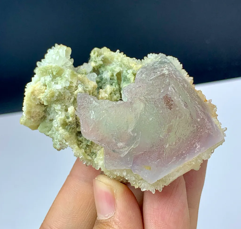 Bi-Color Prismatic Fluorite Crystal Have Quartz Clusters Pakistan,101.84G, Gilgit-Baltistan, Skardu District - image 5