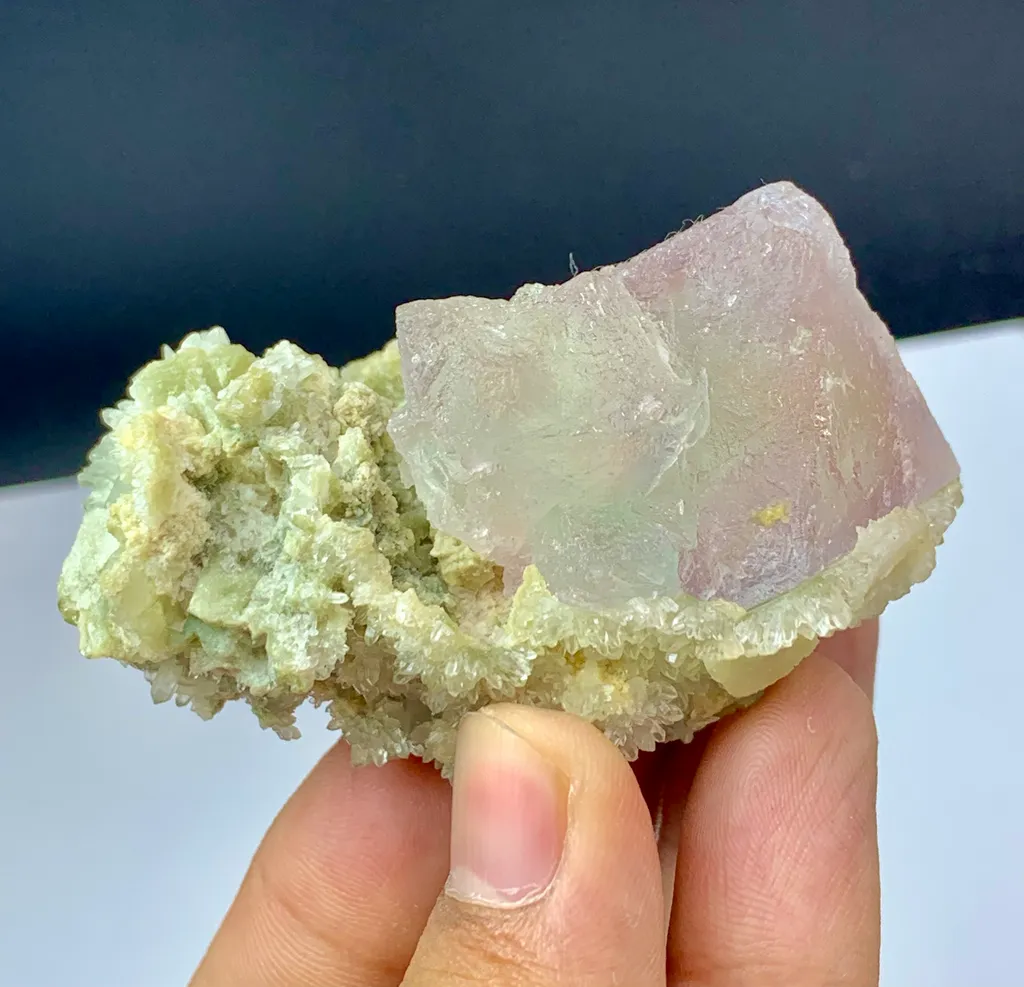Bi-Color Prismatic Fluorite Crystal Have Quartz Clusters Pakistan,101.84G, Gilgit-Baltistan, Skardu District - image 4
