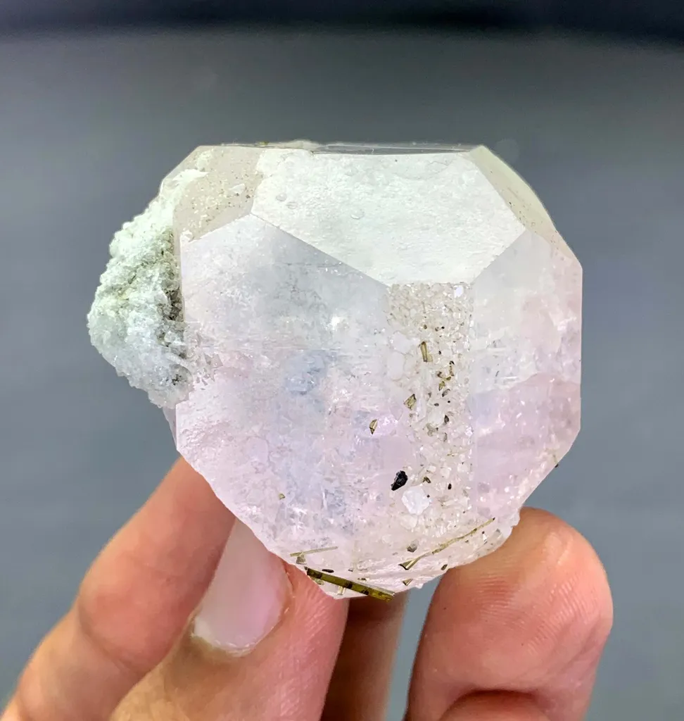 Bicolor Beryl, Aqua var Morganite Crystal with Hexagonal termionations from Afghanistan - image 5