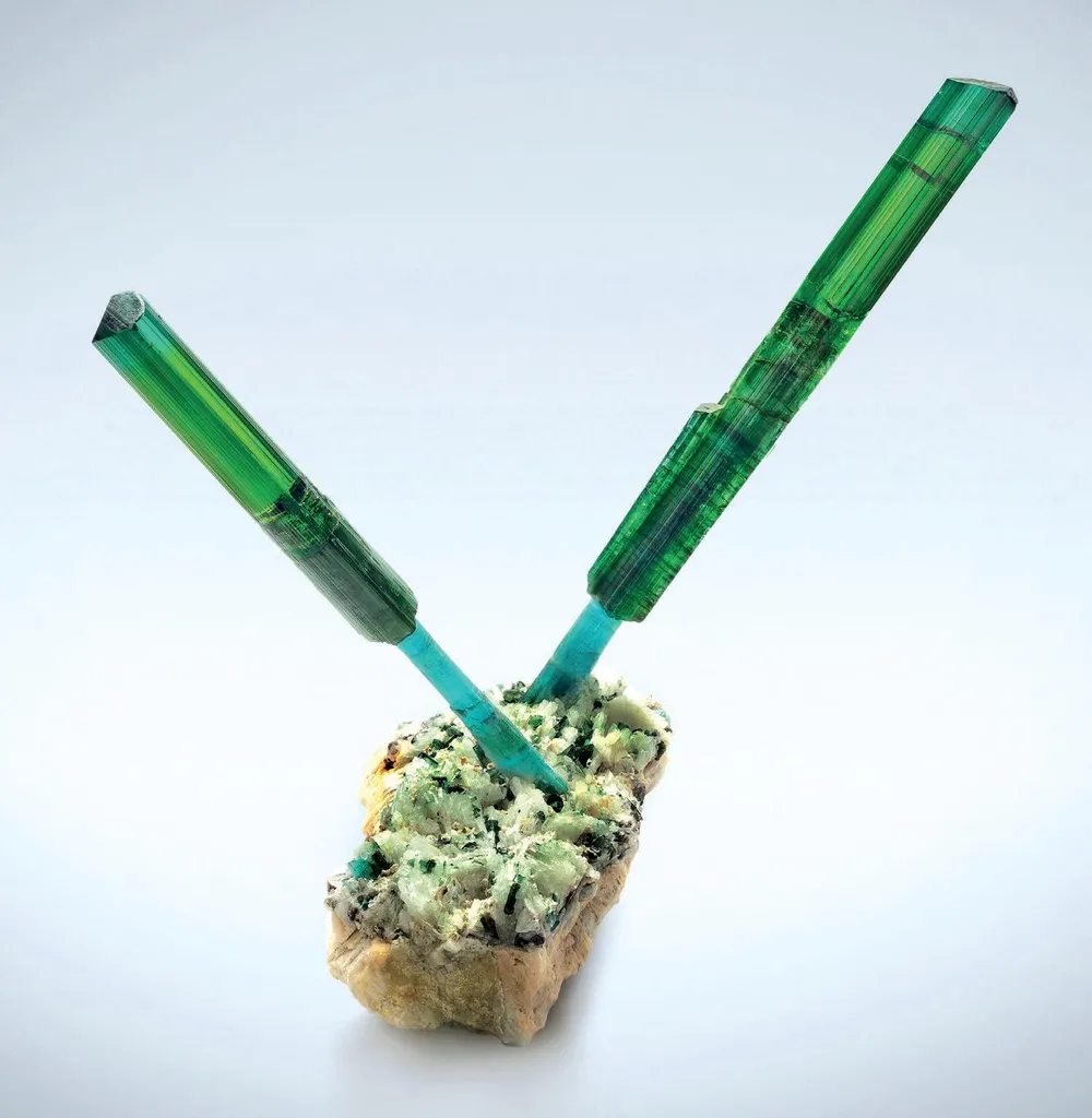 bicolor Elbaite, Albite image