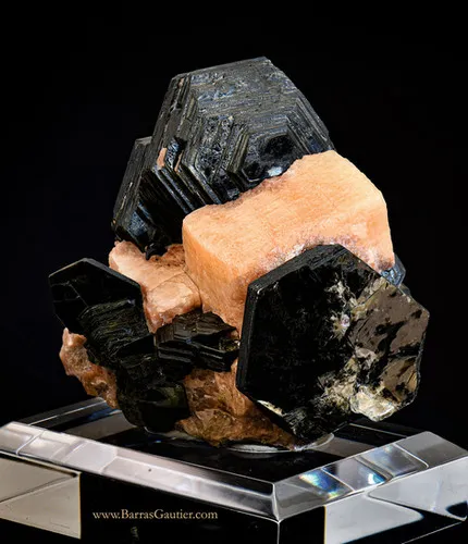 Biotite Var.Phlogopite - Calcite image