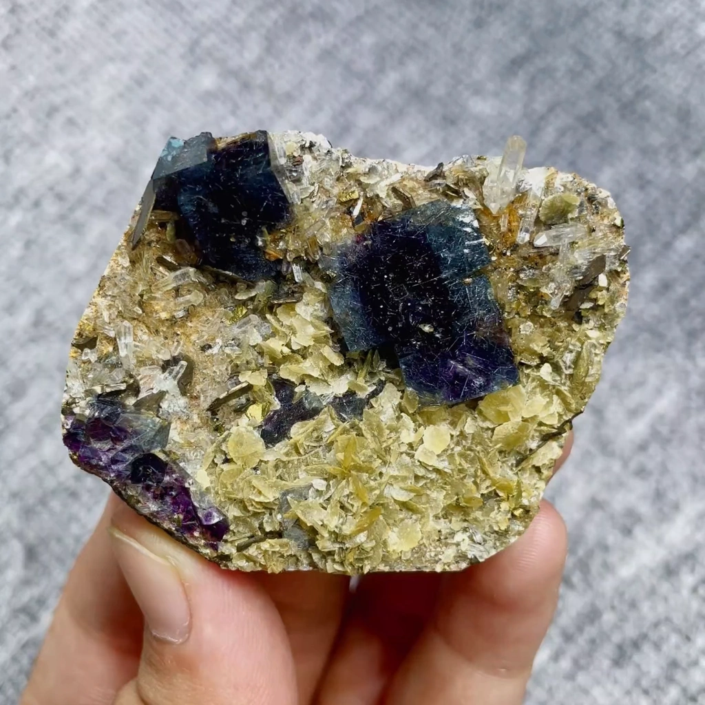 Bismuthinite - image 4