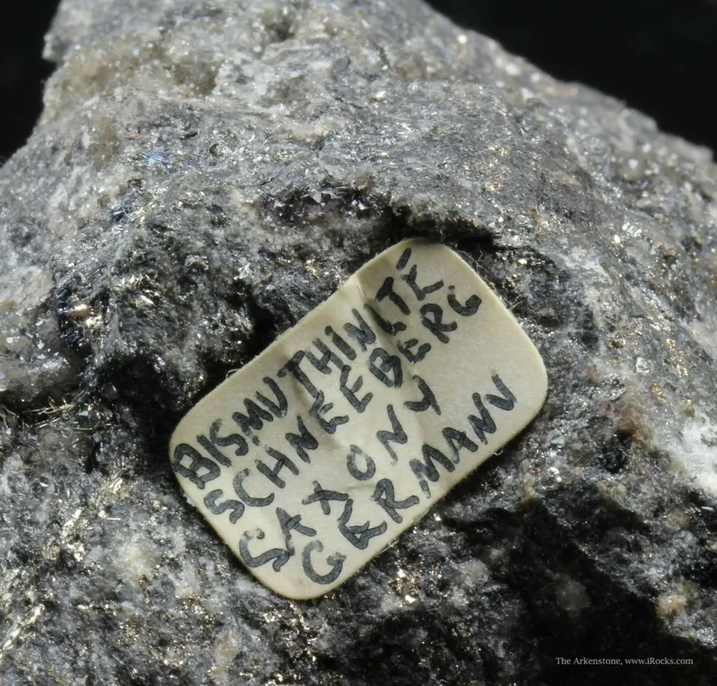 Bismuthinite Crystals Lining Vugs - image 4
