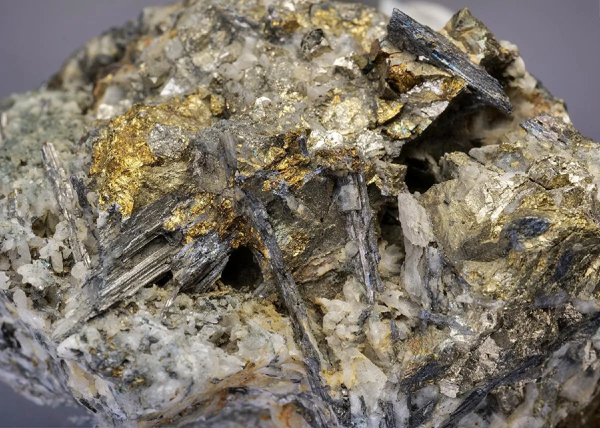 Bismuthinite with Chalcopyrite - image 1