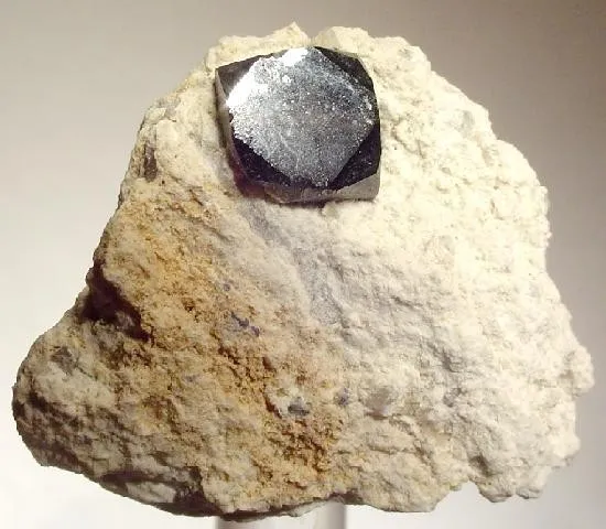 Bixbyite image