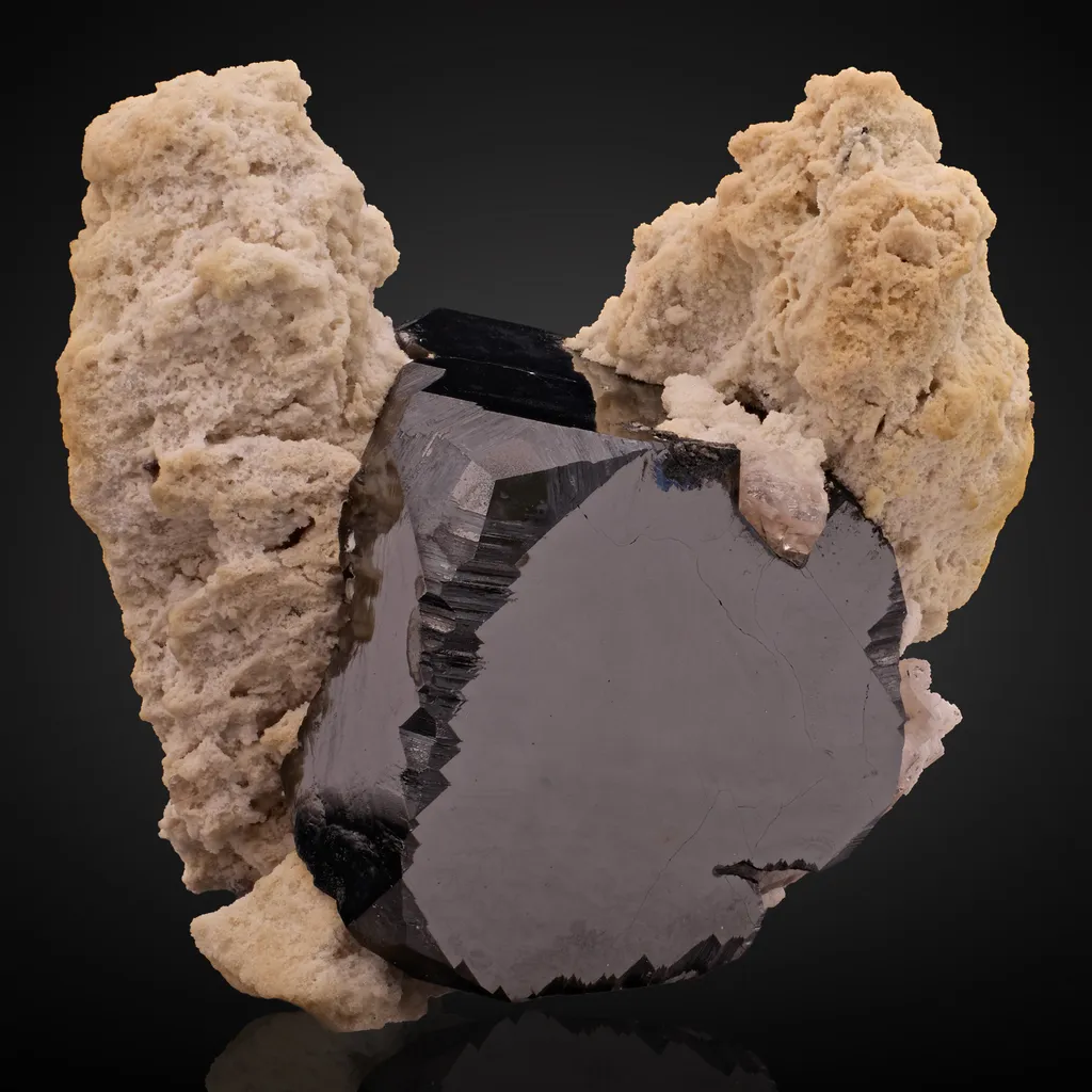 Bixbyite image