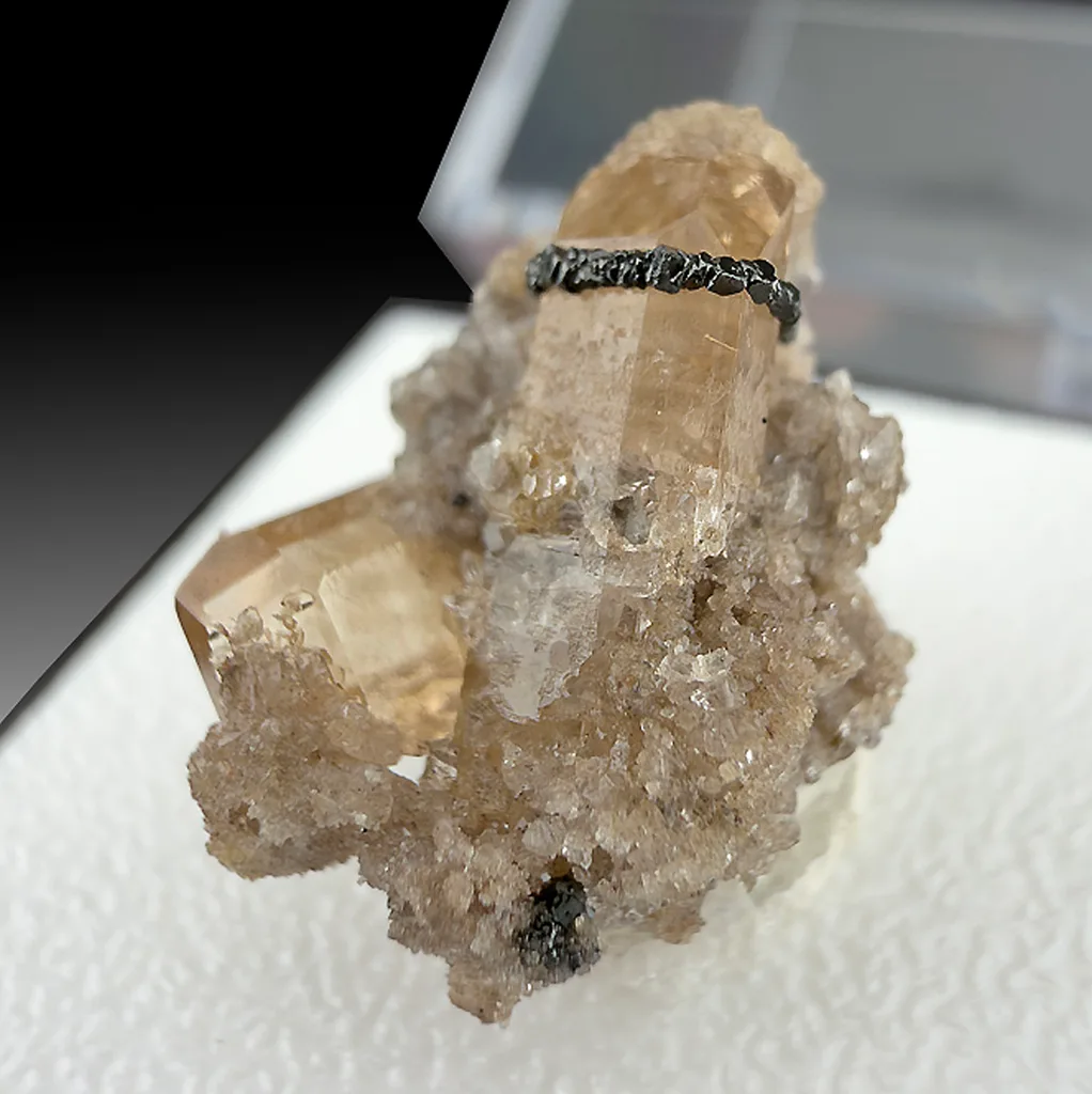 Bixbyite - image 1