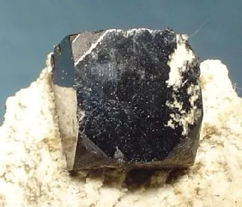 Bixbyite - image 2