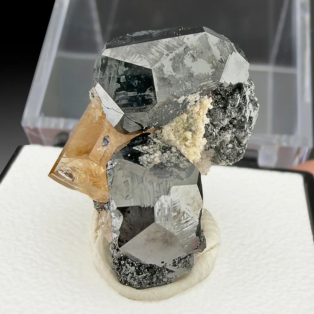 Bixbyite with Topaz image