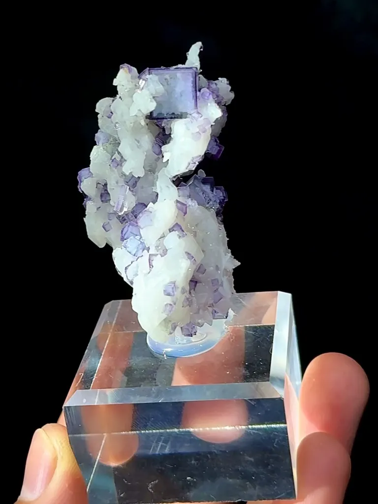 Blue and White Porcelain Fluorite comes from Yaogangxian,Hunan 40*20*45MM - image 4