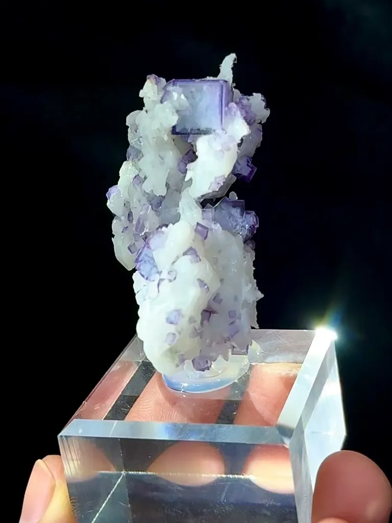 Blue and White Porcelain Fluorite comes from Yaogangxian,Hunan 40*20*45MM - image 2