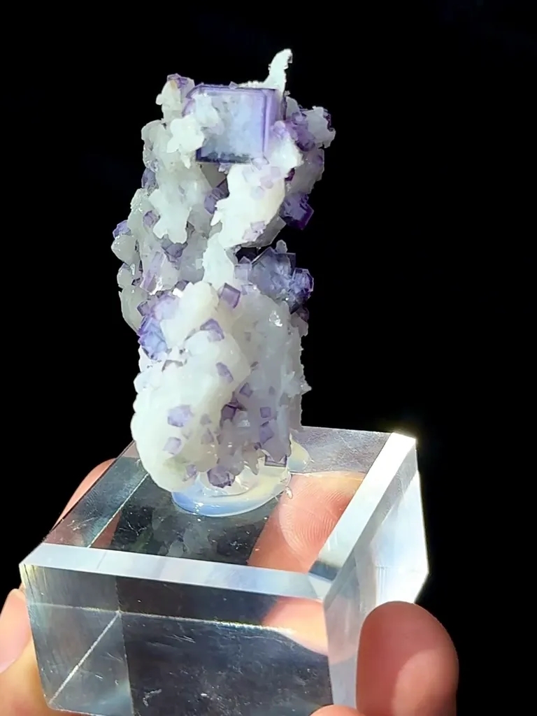 Blue and White Porcelain Fluorite comes from Yaogangxian,Hunan 40*20*45MM - image 3