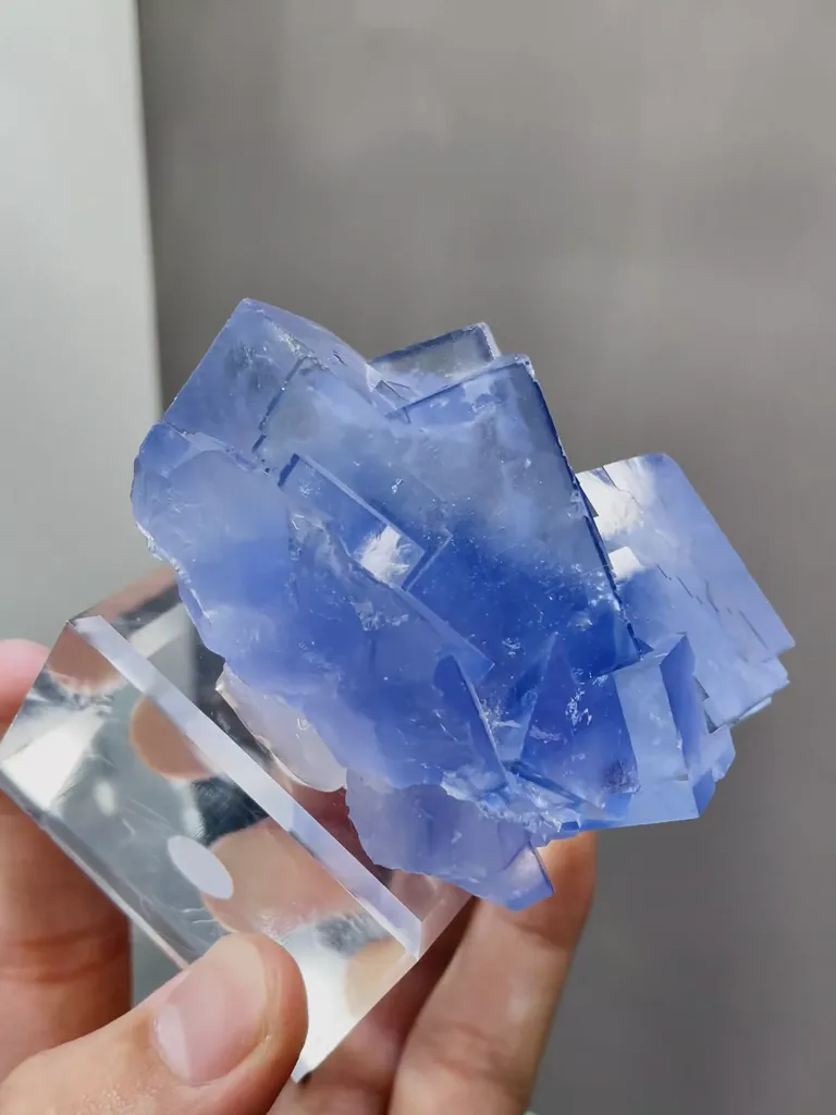 Blue Cubic Fluorite comes from Yaoggangxian,Hunan 65*50*45MM - image 2