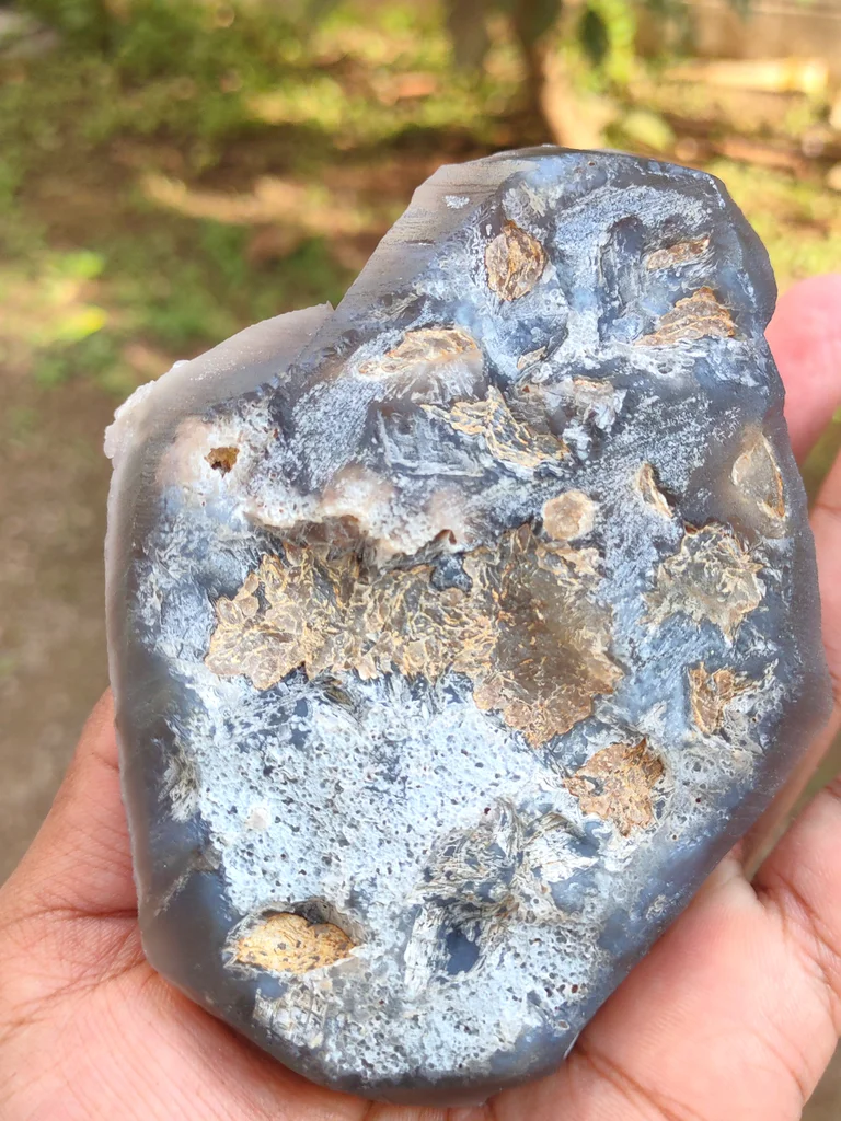 Blue Durzy Quartz With Coating Calcite From India - image 4