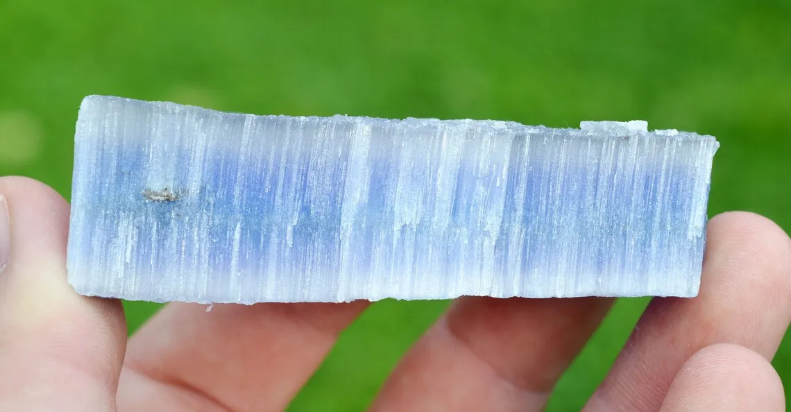 Blue fibrous halite 93 grams - Wittelsheim, Mulhouse, Haut-Rhin, Alsace, France - image 2