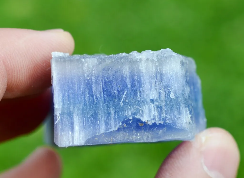 Blue fibrous halite 93 grams - Wittelsheim, Mulhouse, Haut-Rhin, Alsace, France - image 3