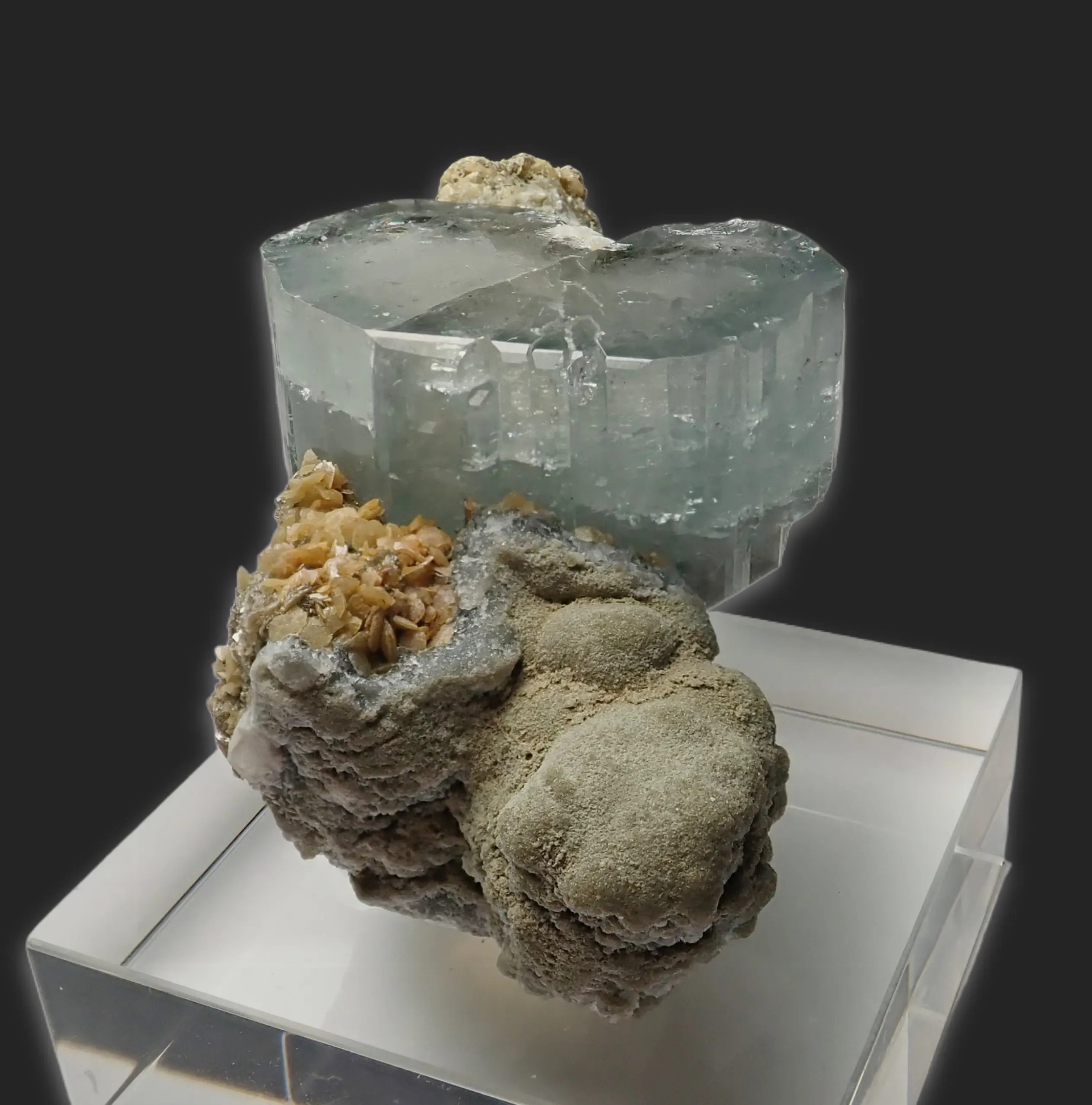 Blue Fluorapatite - image 3