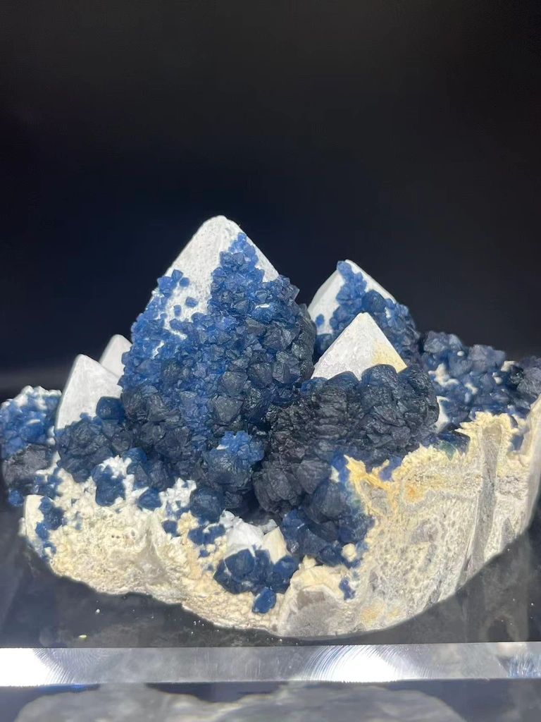 Blueberry‑Dark‑Blue Fluorite on Candle Milky Quartz Matrix, Inner Mongolia China Cabinet Specimen - image 4