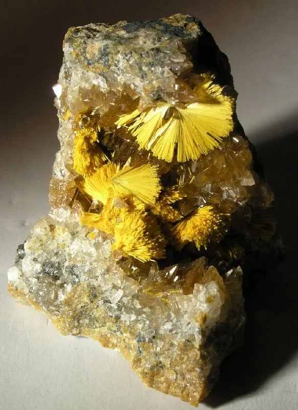 Boltwoodite image
