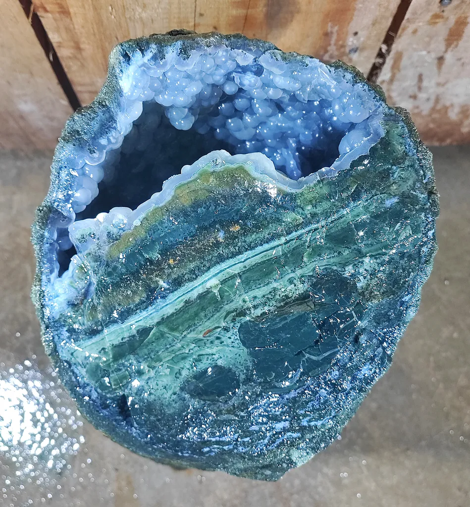 botryoidal image