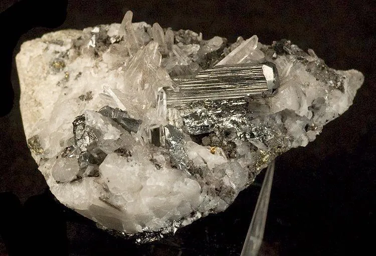 Bournonite, Quartz image