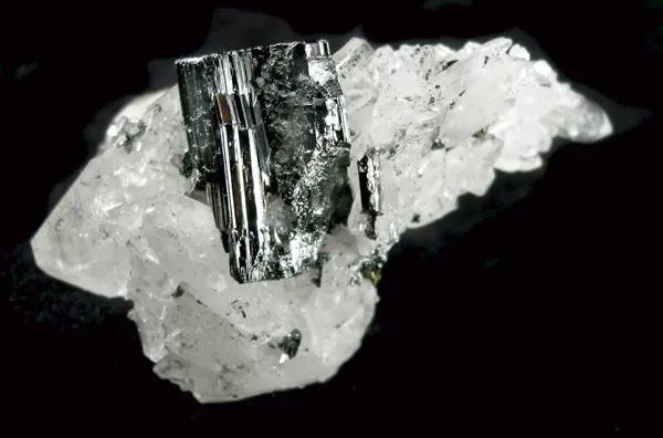Bournonite, Quartz image