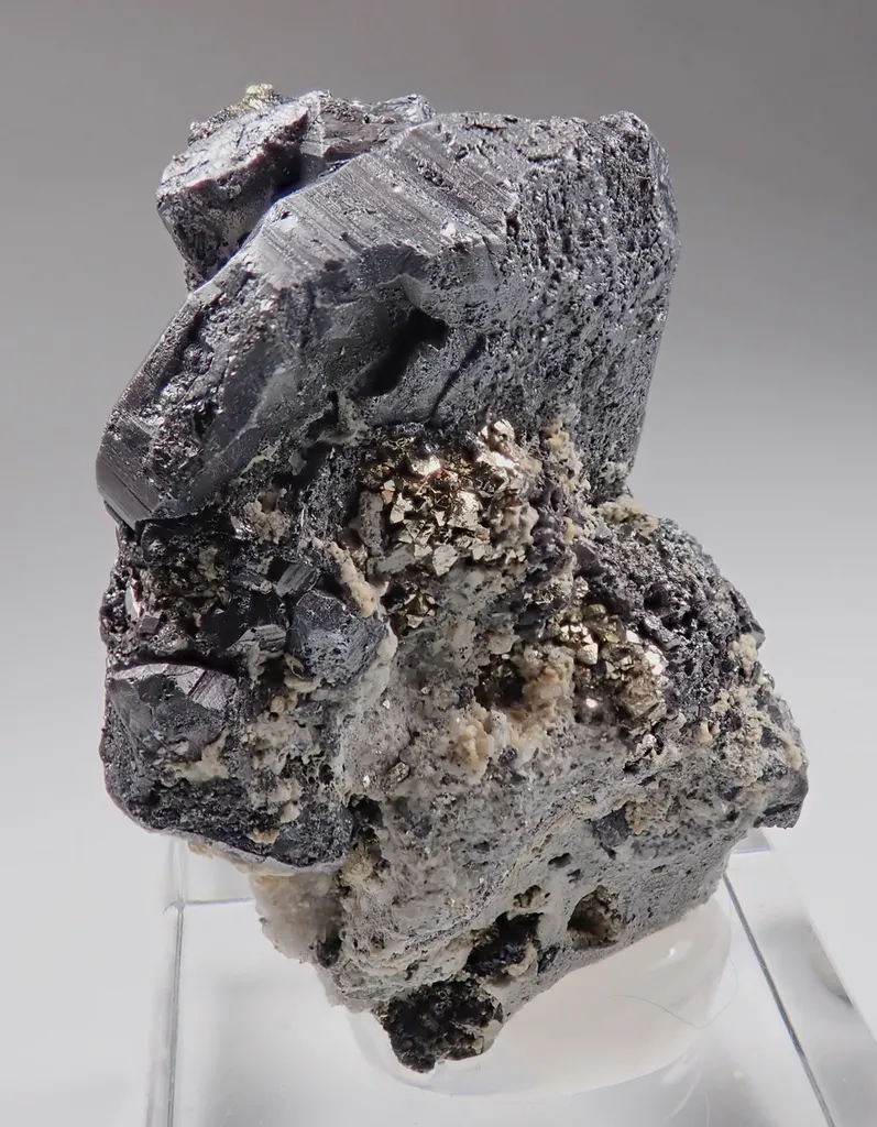 Bournonite with Pyrite image