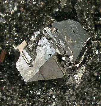 Braunite - image 3