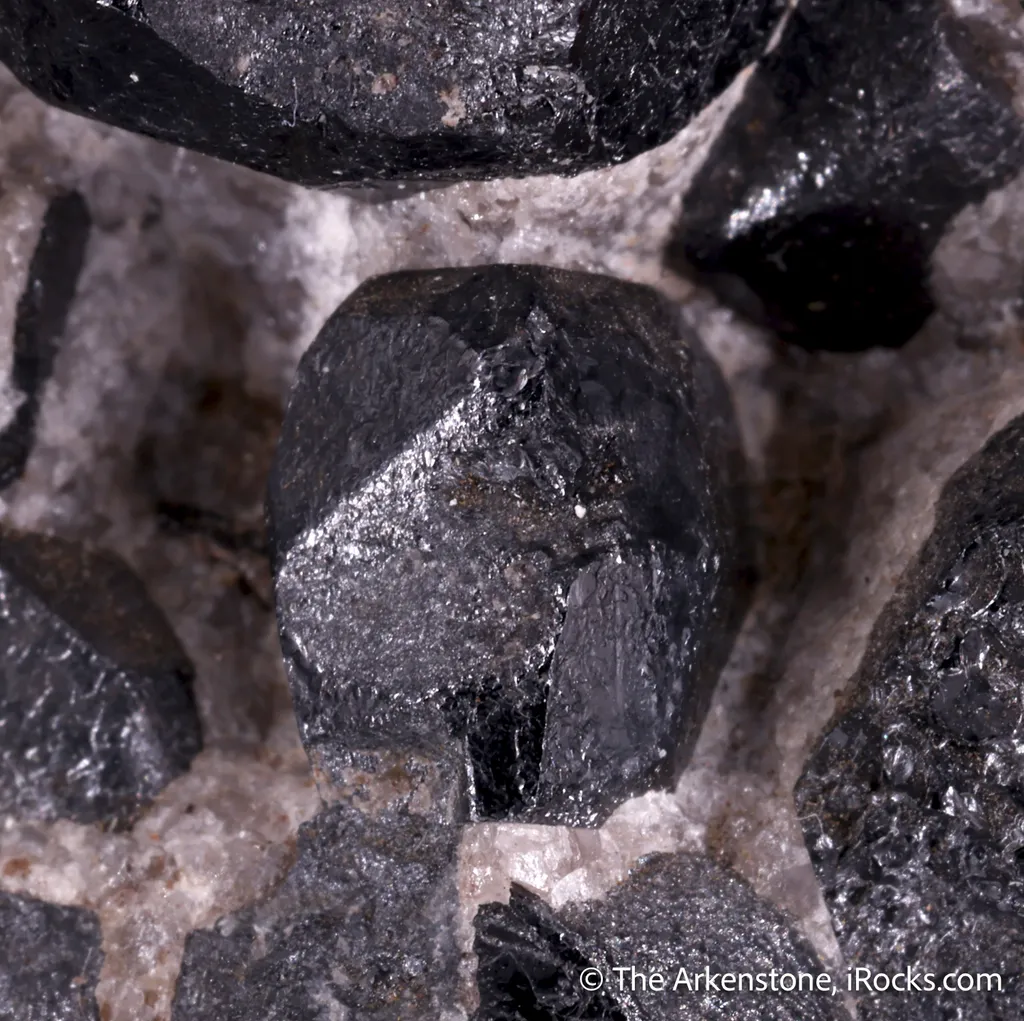 Braunite - image 4