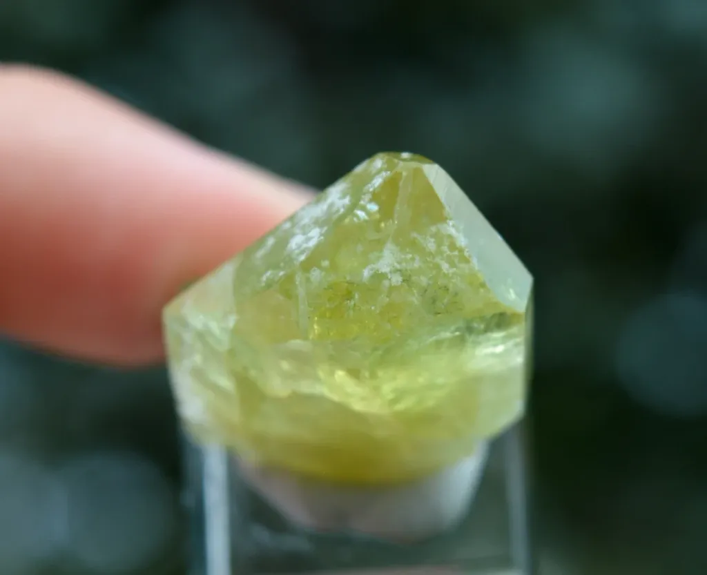 Brazilianite 11.4 grams - Linópolis, Divino das Laranjeiras, Minas Gerais, Brazil - image 3