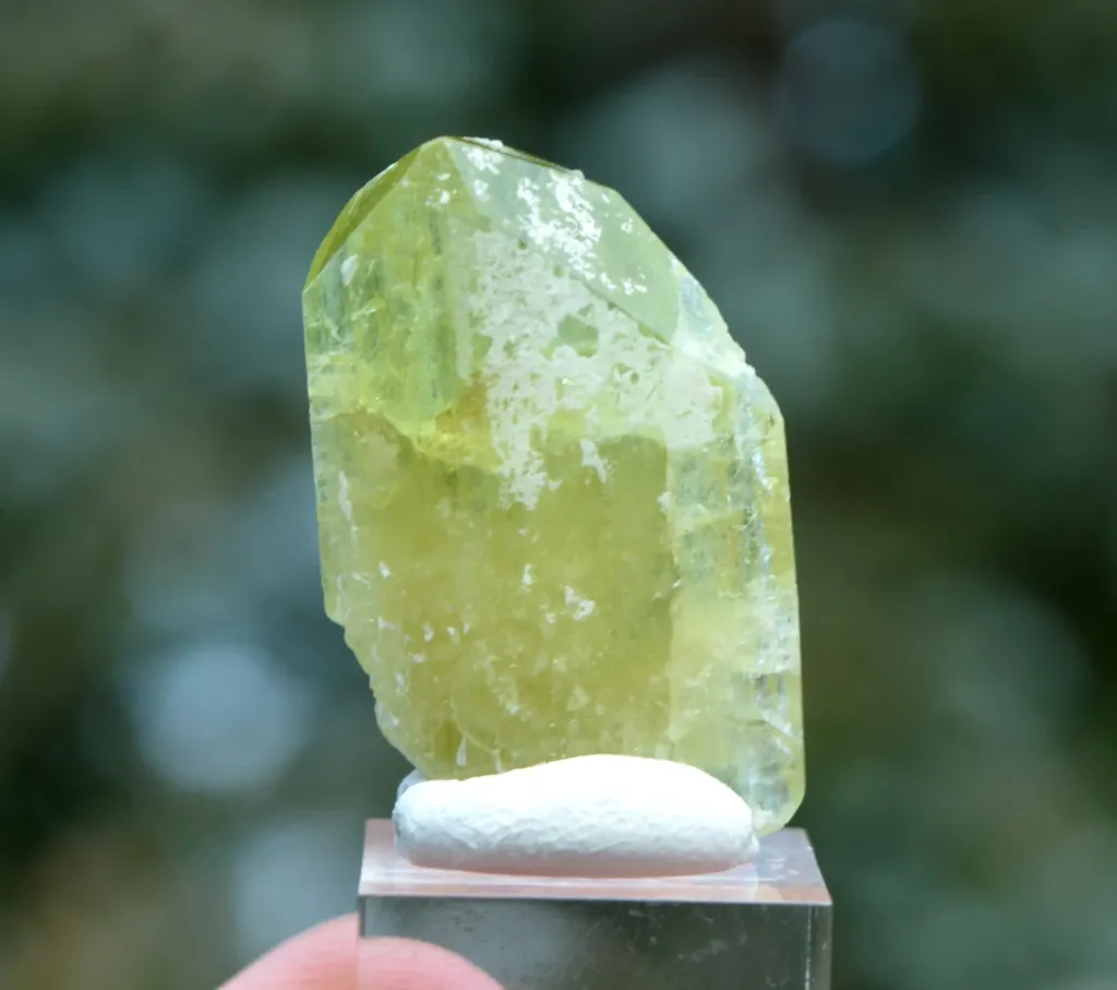 Brazilianite 11.4 grams - Linópolis, Divino das Laranjeiras, Minas Gerais, Brazil image