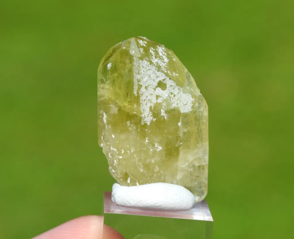 Brazilianite 11.4 grams - Linópolis, Divino das Laranjeiras, Minas Gerais, Brazil - image 8