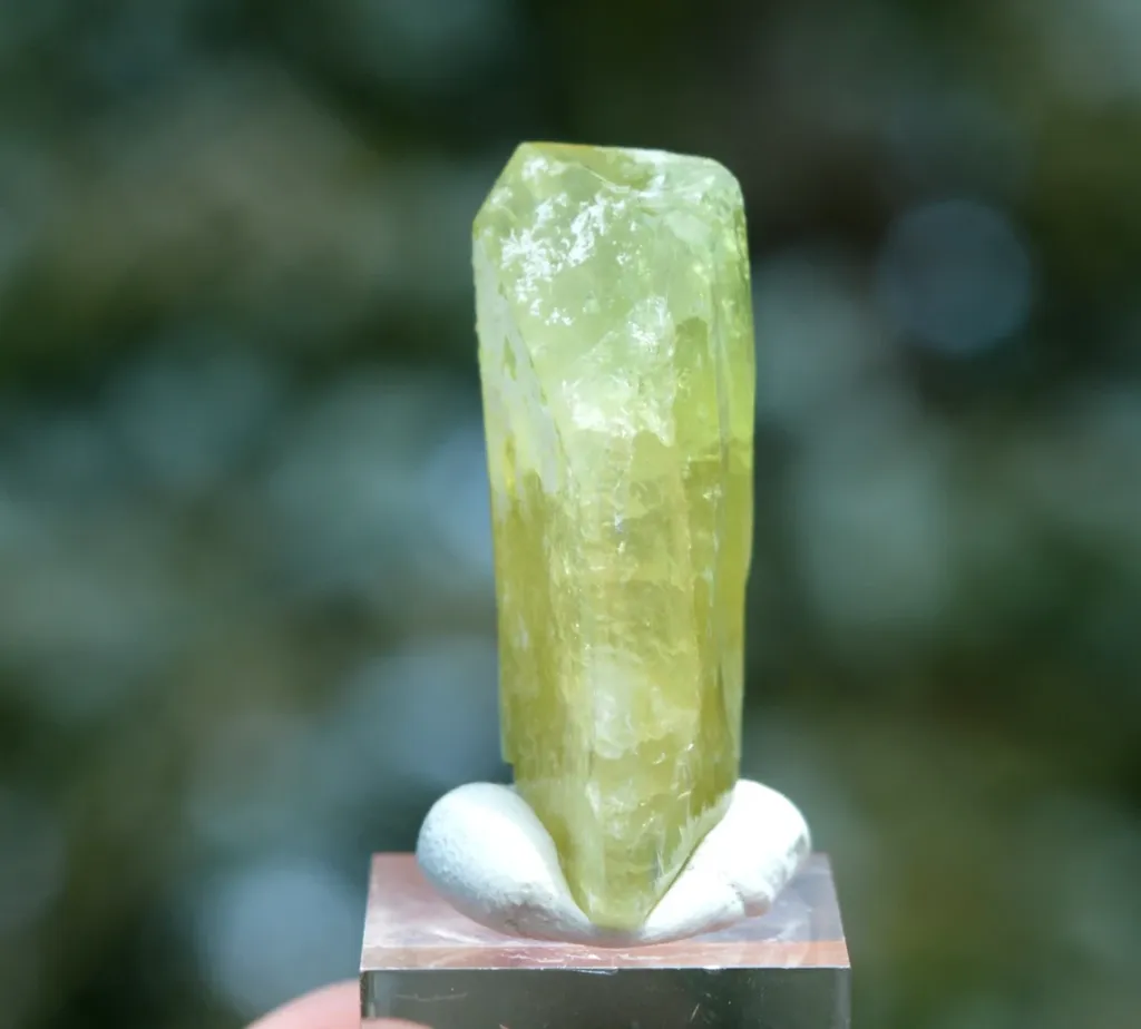 Brazilianite 11.4 grams - Linópolis, Divino das Laranjeiras, Minas Gerais, Brazil - image 2