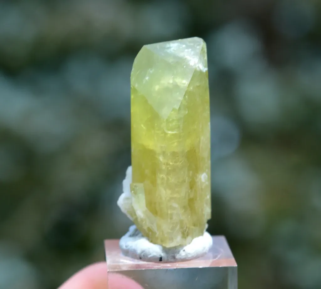 Brazilianite 13.1 grams - Linópolis, Divino das Laranjeiras, Minas Gerais, Brazil - image 4