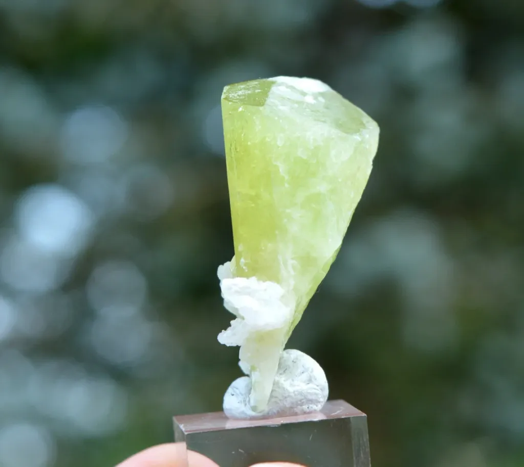 Brazilianite 21.7 grams - Linópolis, Divino das Laranjeiras, Minas Gerais, Brazil - image 4