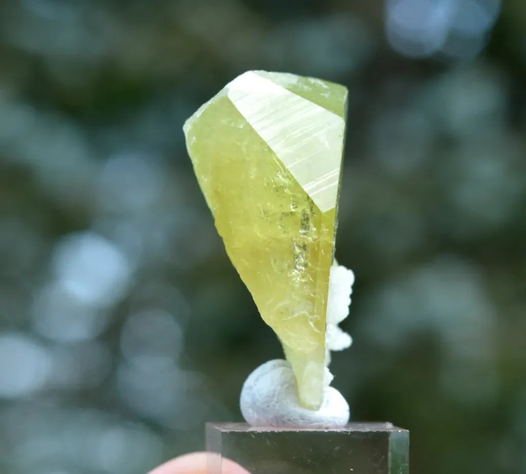 Brazilianite 21.7 grams - Linópolis, Divino das Laranjeiras, Minas Gerais, Brazil - image 2