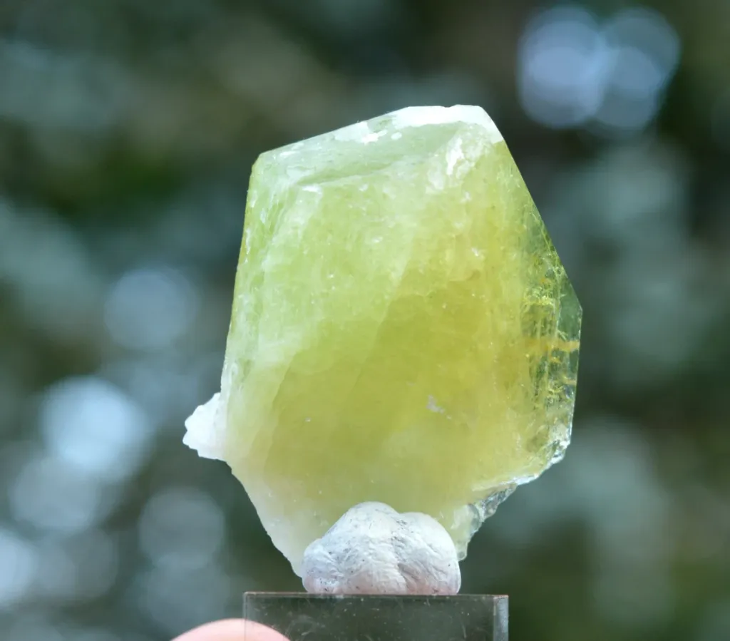Brazilianite 21.7 grams - Linópolis, Divino das Laranjeiras, Minas Gerais, Brazil - image 3