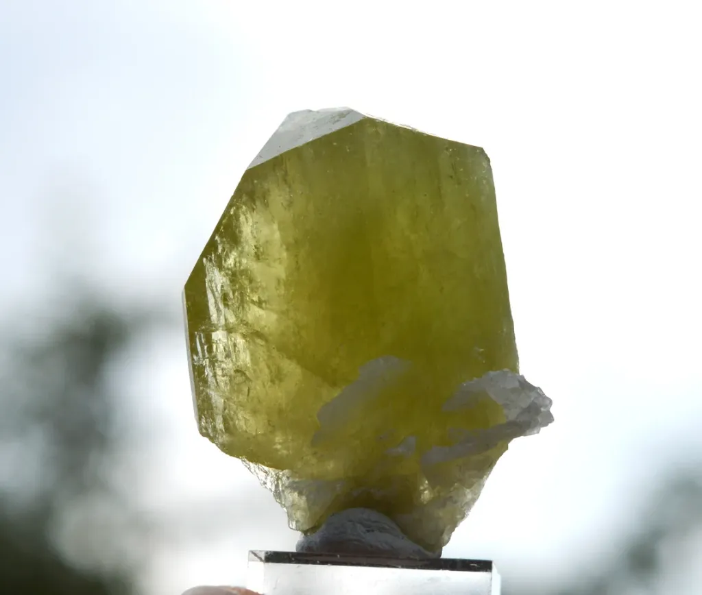 Brazilianite 21.7 grams - Linópolis, Divino das Laranjeiras, Minas Gerais, Brazil - image 7