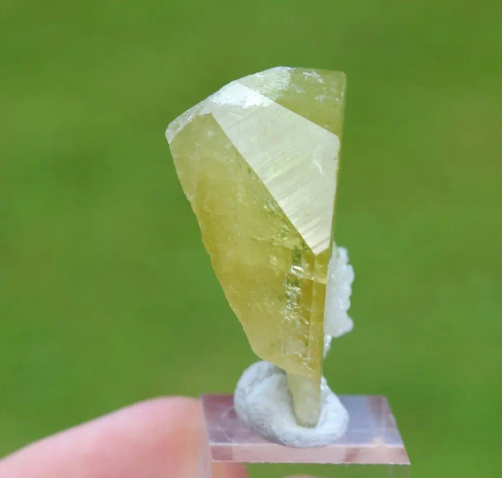 Brazilianite 21.7 grams - Linópolis, Divino das Laranjeiras, Minas Gerais, Brazil - image 8