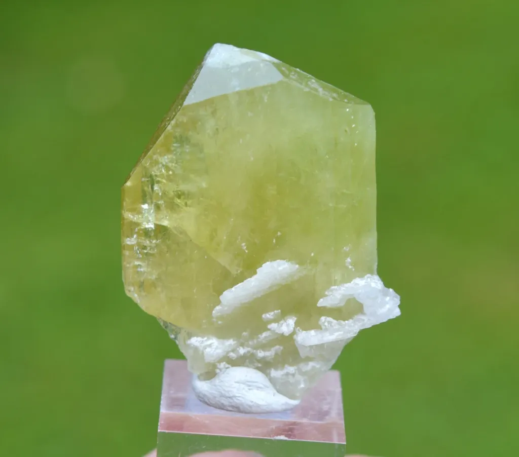 Brazilianite 21.7 grams - Linópolis, Divino das Laranjeiras, Minas Gerais, Brazil - image 10