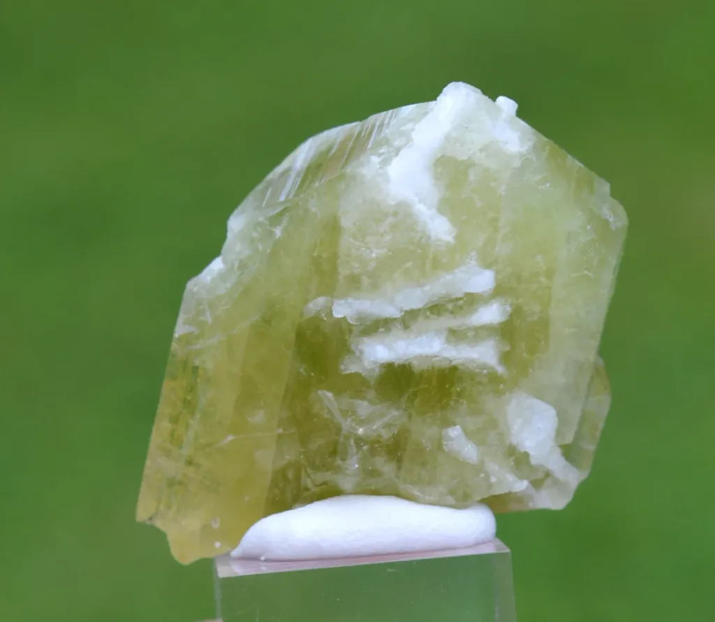 Brazilianite 27.8 grams - Linópolis, Divino das Laranjeiras, Minas Gerais, Brazil - image 9