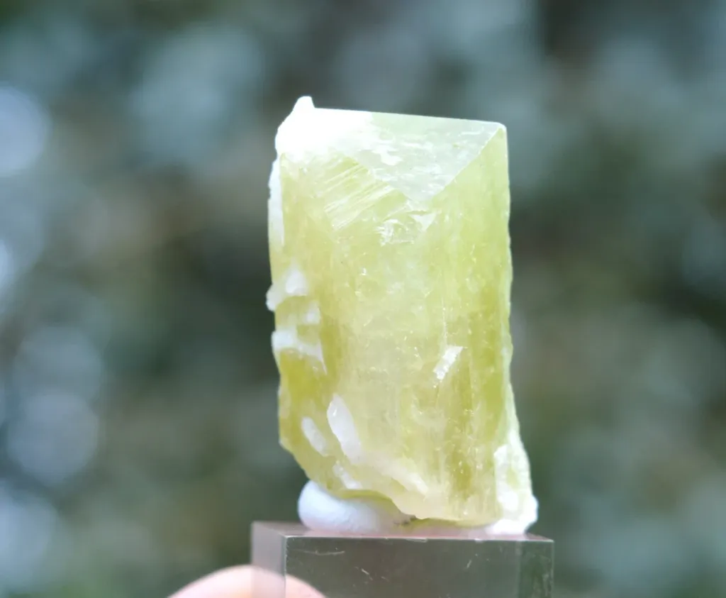 Brazilianite 27.8 grams - Linópolis, Divino das Laranjeiras, Minas Gerais, Brazil - image 5