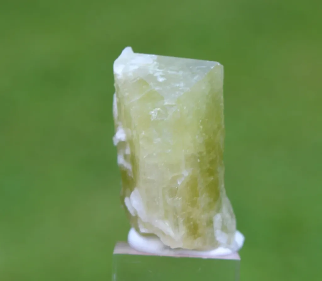 Brazilianite 27.8 grams - Linópolis, Divino das Laranjeiras, Minas Gerais, Brazil - image 10