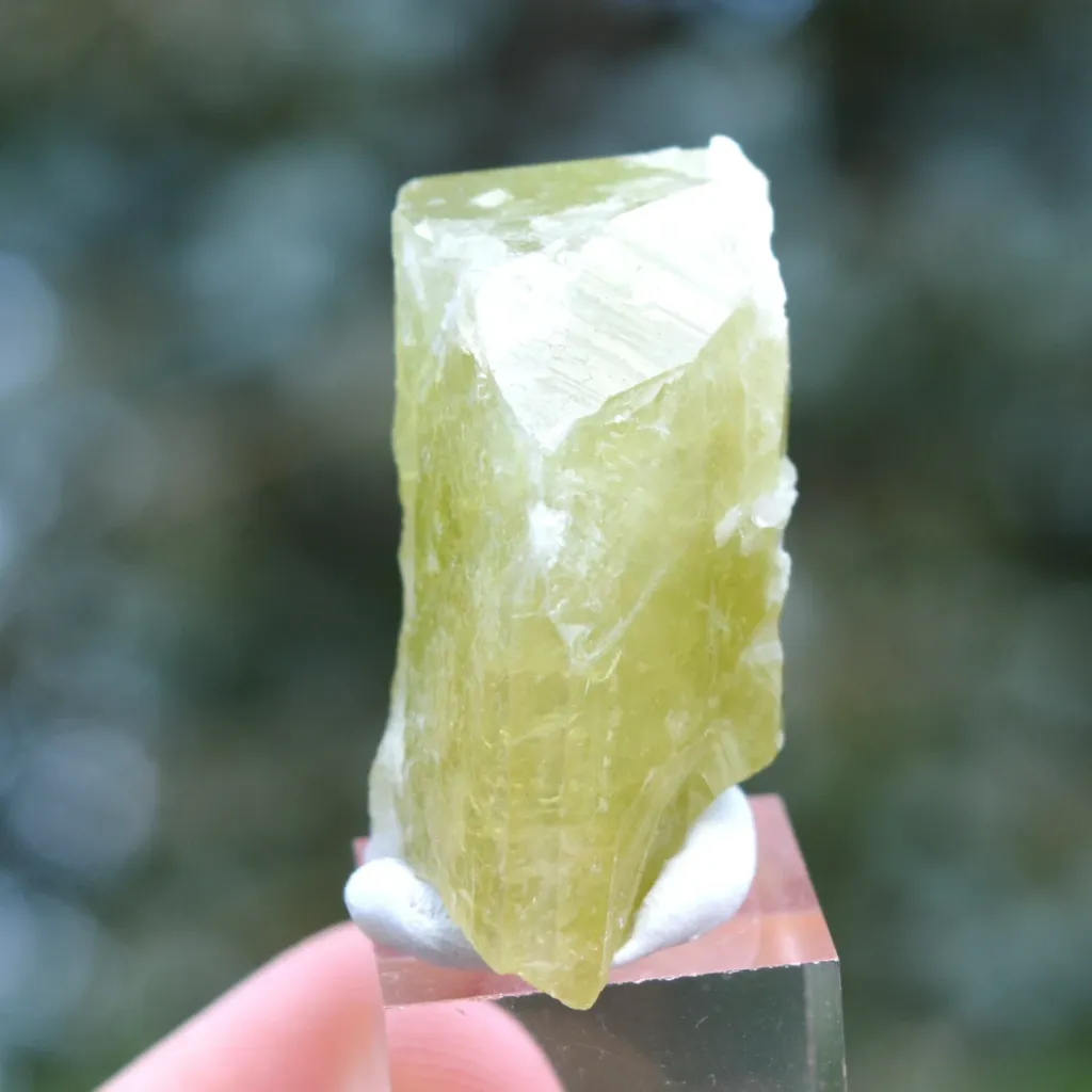 Brazilianite 27.8 grams - Linópolis, Divino das Laranjeiras, Minas Gerais, Brazil - image 3