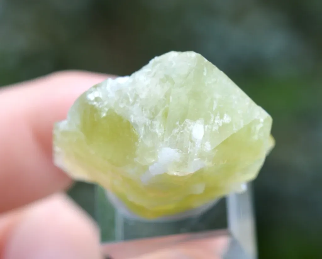 Brazilianite 27.8 grams - Linópolis, Divino das Laranjeiras, Minas Gerais, Brazil - image 6