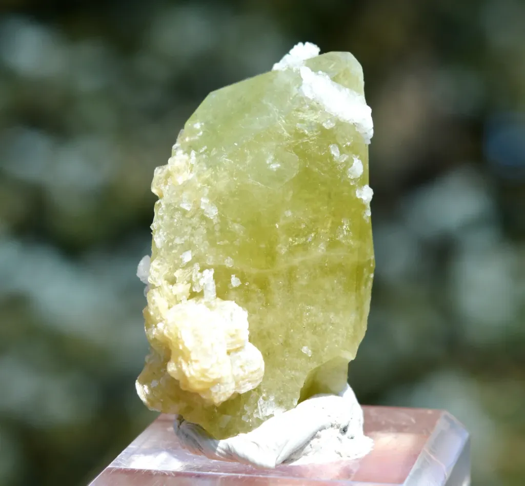 Brazilianite 43.1 grams - Linópolis, Divino das Laranjeiras, Minas Gerais, Brazil - image 4