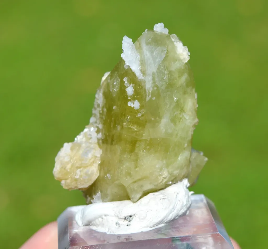 Brazilianite 43.1 grams - Linópolis, Divino das Laranjeiras, Minas Gerais, Brazil - image 9